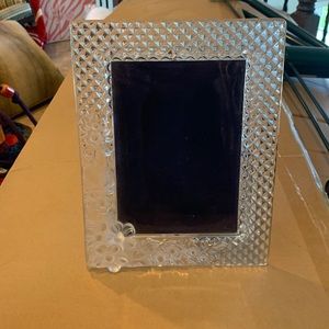 Pretty glass picture frame, 5x7, perfect condition